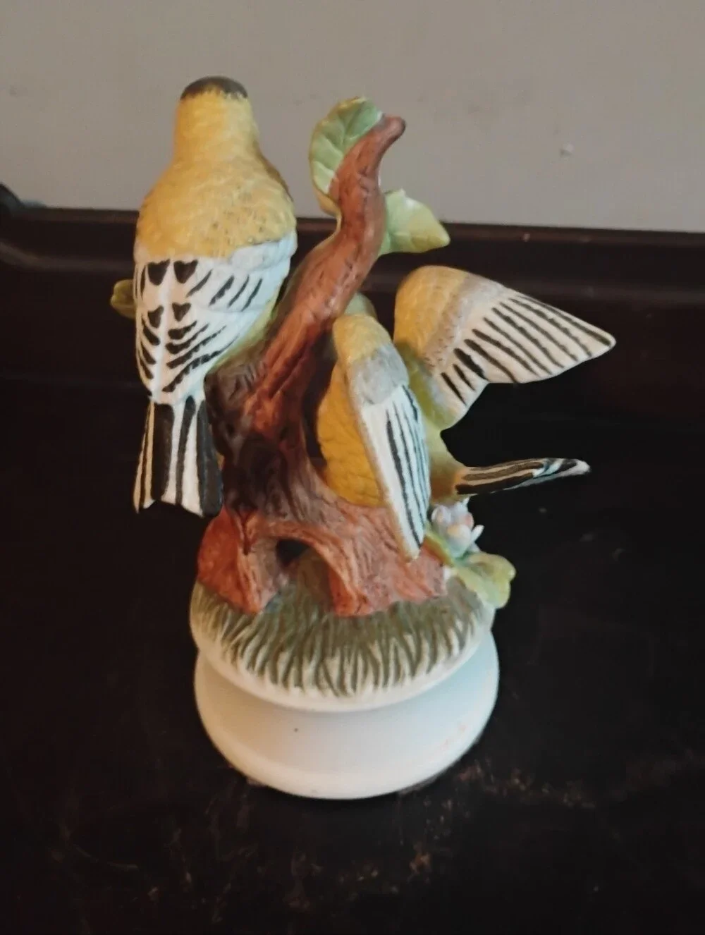 Vintage Towle Fine Porcelain Double Goldfinch Music Box Figurine